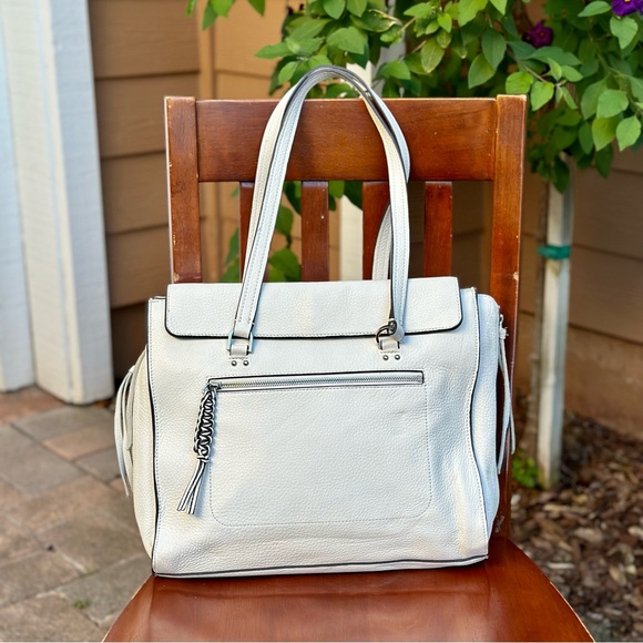 Vince Camuto Aylif Zip Gusset Leather Tote Bag - Picture 6 of 14